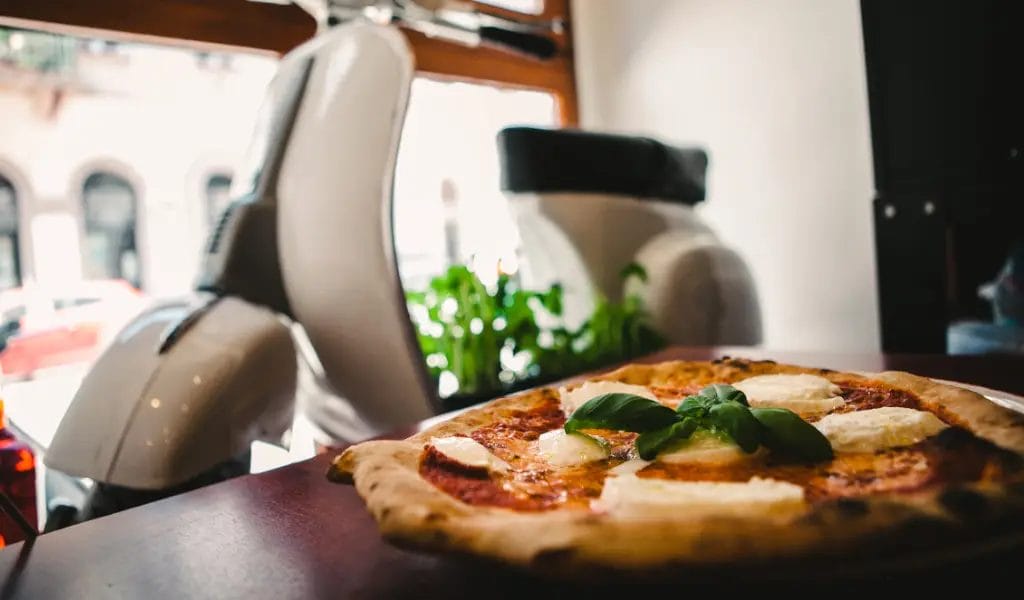 Little Italy pizzázó