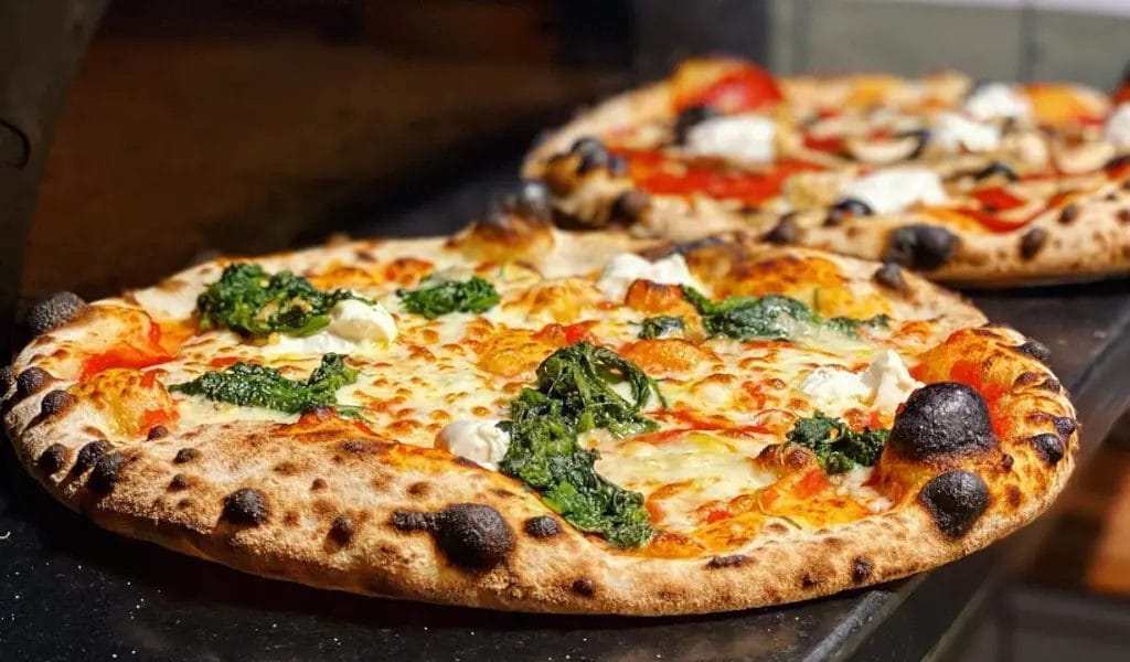 Pizza Delarosso pizzázó