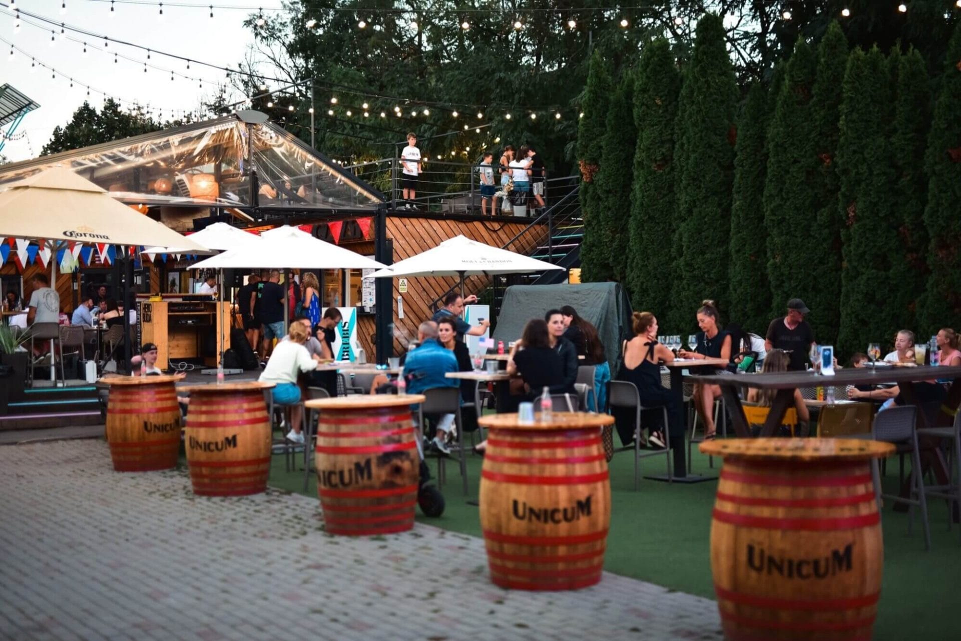 40 teraszos, kiülős kerthelyiség Budapesten 2025-ben Hello Buda